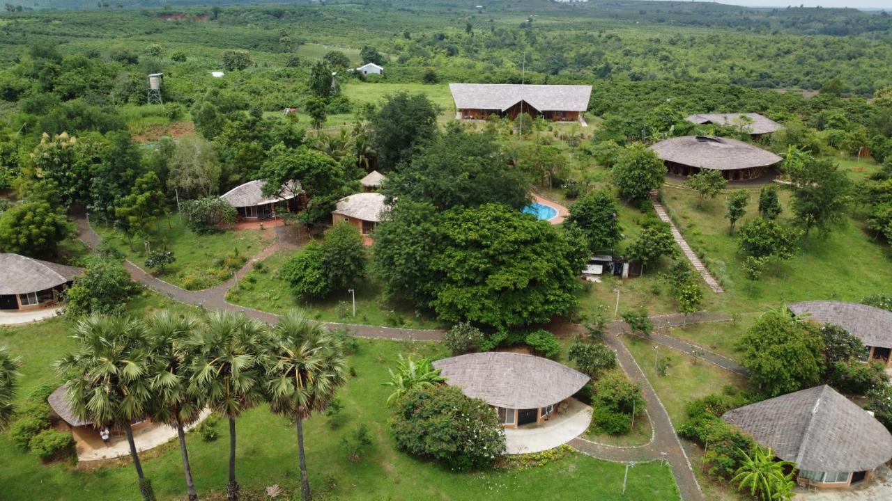 Hanchey Bamboo Resort Kampong Cham Exterior photo