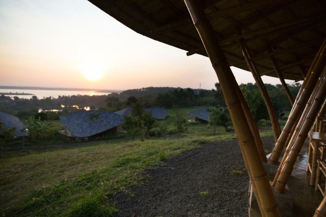 Hanchey Bamboo Resort Kampong Cham Exterior photo
